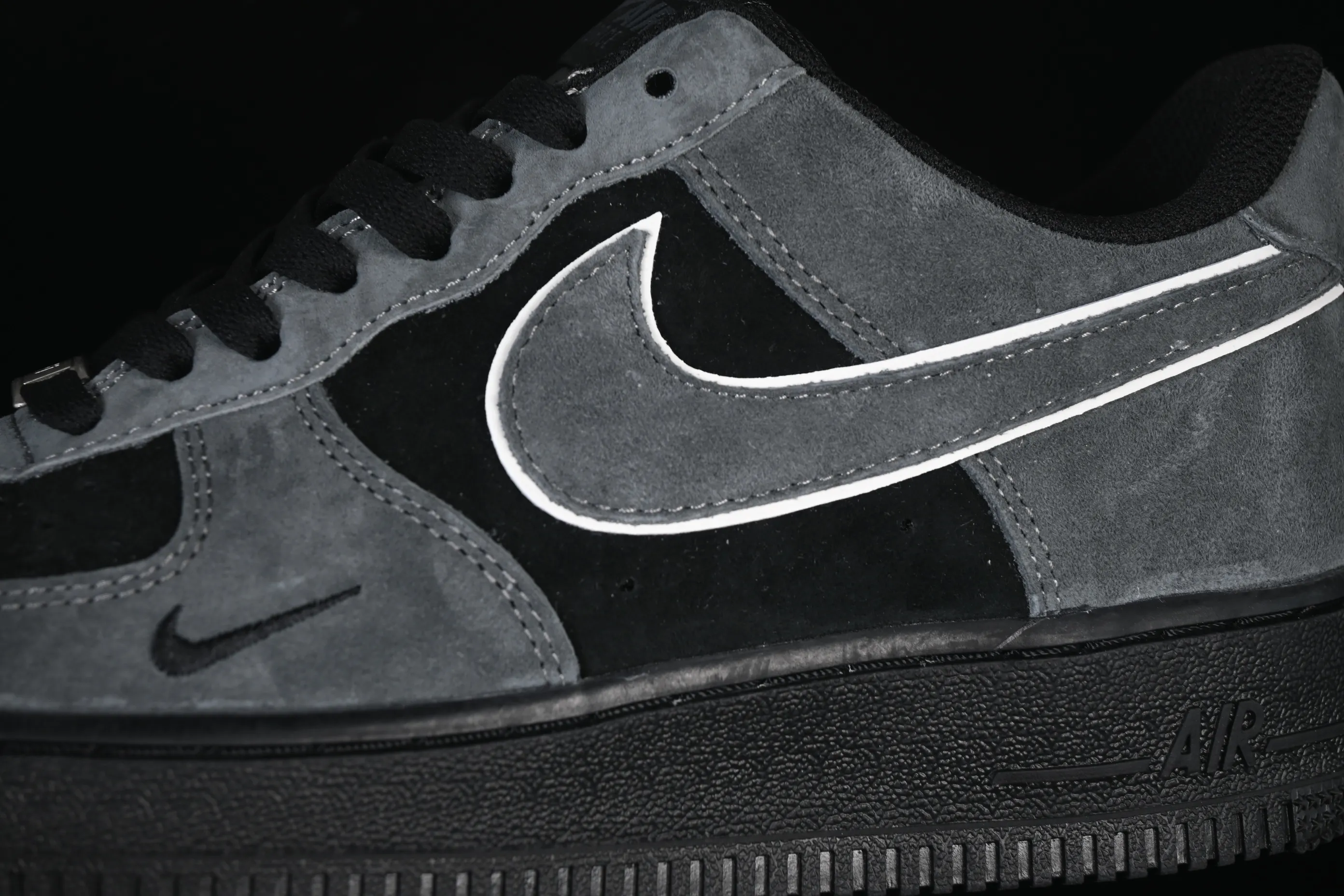 All categories Nk Air Force 1 Air Force series Nk Air Force 1 Low Air Force low-top Nike Air Force 1'07 Low gray and black suede Air Force 1 low-top casual sneakers ZH0316-133